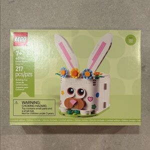 LEGO Bunny Surprise Set with White and Pink Accents